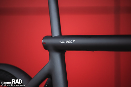 Im neu entwickelten „Control Core“ bündelt VanMoof die zentralen elektronischen Funktionen des S6 – von Antrieb über Schaltung bis zu Sicherheits- und Konnektivitätsfeatures.