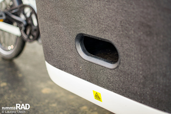 Familientauglich gedacht: Beidseitige, integrierte Trittstufen erleichtern Kindern das selbstständige Ein- und Aussteigen.