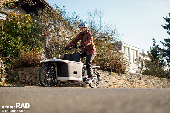 Das Tarran T1 Pro überzeugt als vollgefedertes, komfortables und sicheres Longjohn-Cargobike für technikaffine urbane Familien – ideal für den Alltag in der Stadt.