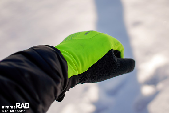 Entscheidend im Winteralltag: gutes Griffgefühl und sichere Bremskontrolle – auch bei Nässe und mit dickeren Handschuhen.