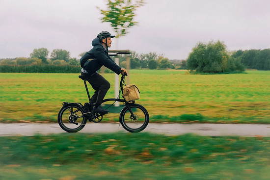 Brompton punktet knapp hinter Platz zwei: legendäre Faltkompetenz und moderne E-Unterstützung begeistern euch.