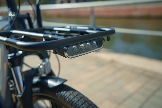 Das Frontlicht soll automatisch zwischen Tag- und Nachtmodus umschalten.