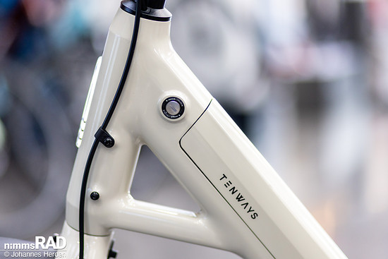 Und wird von einem schick integrierten 405 Wh-Akku mit Energie versorgt.