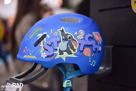 Der Alpina Ximo 2 Disney kommt mit farbenfrohen Disney-Motiven und soll damit die Kids ansprechen.