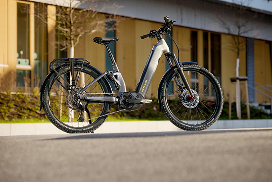 Fahrrad im Profil mit Wave Rahmen