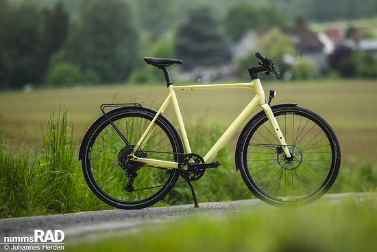 Rose Sneak Plus EQ Shift – ein schnelles und maximal unauffälliges Bike für Asphalt und Stadt.