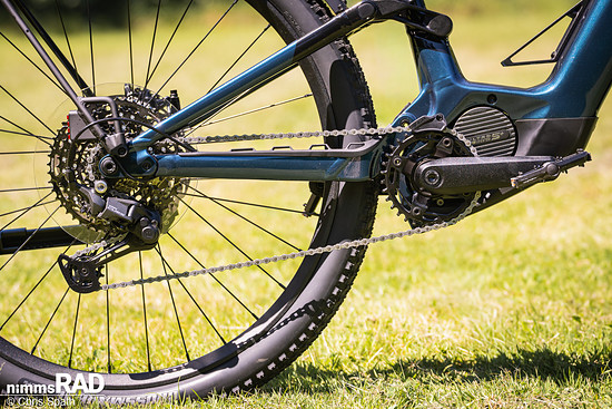 Mit dem Shimano Cues 10-fach Antrieb hat Aventon in meinen Augen eine gute Wahl getroffen: Der Antrieb ist zuverlässig und schaltet sich angenehm, die robuste Bauweise soll ihn langlebig machen, die Ersatzteilkosten sind dabei überschaubar.