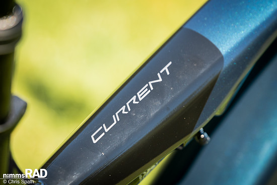 Current – das E-MTB- / E-SUV-Modell der Brand ist via Fachhandel oder die Website bestellbar – in München geht sogar Click &amp; Collect, also digital bestellen und fertig montiert übernehmen.