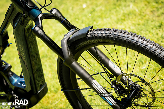 Mit einem Fahrwerk von X-Fusion hat der Hersteller einen Underdog an Bord – Spoiler: Das Fahrwerk funktioniert sehr gut.