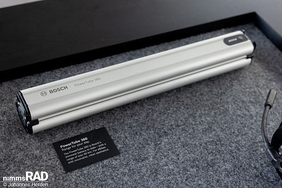 Der PowerTube 360 ist sehr schlank und soll bei Optimalbedingungen für bis zu 80 km Reichweite sorgen.